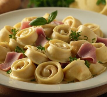 Tortellini mit Schinken in cremiger Sahnesoße: Ein einfaches Rezept für jeden Tag
