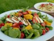 Sommerliche Salate zum Grillen: Frische Rezepte für die perfekte Grillparty