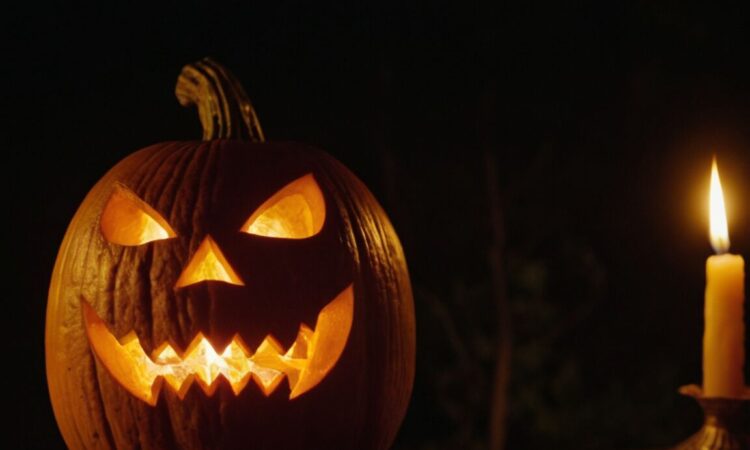 Gruselige Kürbis schnitzen Ideen für ein unvergessliches Halloween