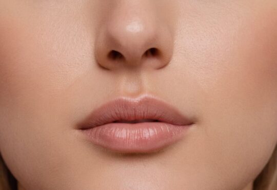 Lippen aufspritzen: Vorher-Nachher-Ergebnisse und Erfahrungen im Überblick