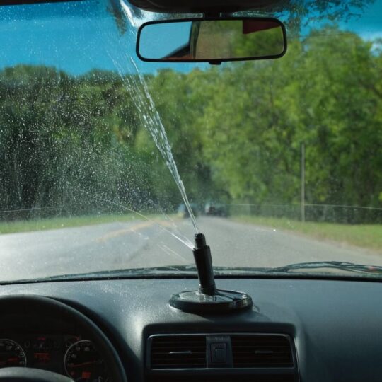 Die Scheibenwaschanlage funktioniert nicht: Woran kann das liegen und wie behebe ich das Problem?