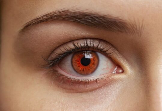 Blut im Auge nach Schlaganfall: Ursachen, Risiken und Behandlungsmöglichkeiten