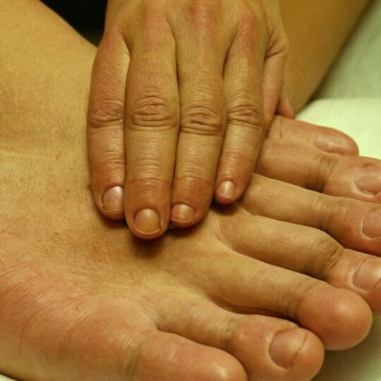 Hand-Mund-Fuß-Erkrankung bei Erwachsenen: Symptome, Ursachen und Behandlungsmöglichkeiten